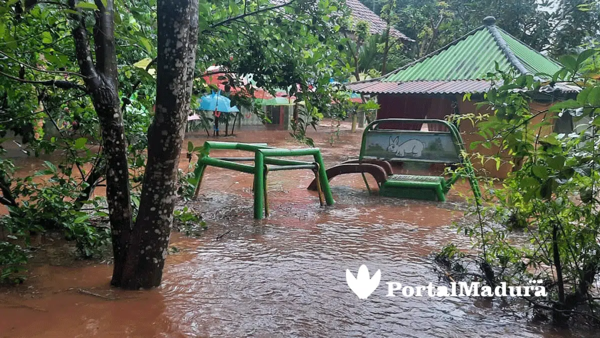 Banjir Surut, Santri Ponpes Darul Ulum Talaga Beraktivitas