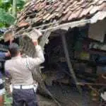 Suzuki Karimun Seruduk Rumah Ibu Supatmi