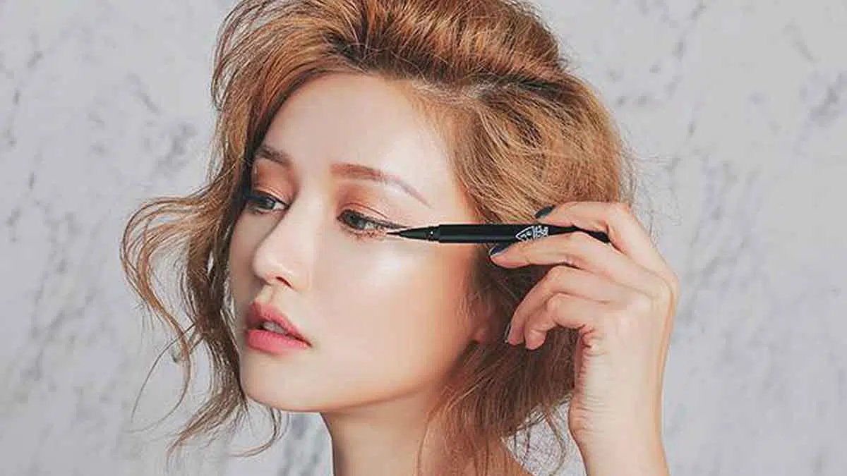 Ungkap Kepribadian Seseorang Dari 5 Gaya Eyeliner