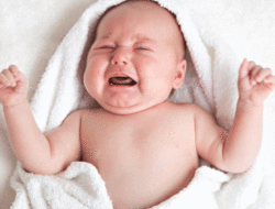 Wajib Bunda Ketahui, Dampak Buruk Jika Bayi Terlalu Lama Menangis