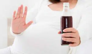 Wajib Ibu Hamil Ketahui, Bahaya Minum Soda Saat Masa Kehamilan