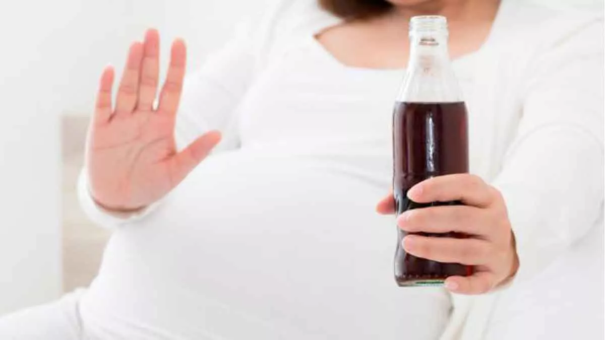 Wajib Ibu Hamil Ketahui, Bahaya Minum Soda Saat Masa Kehamilan