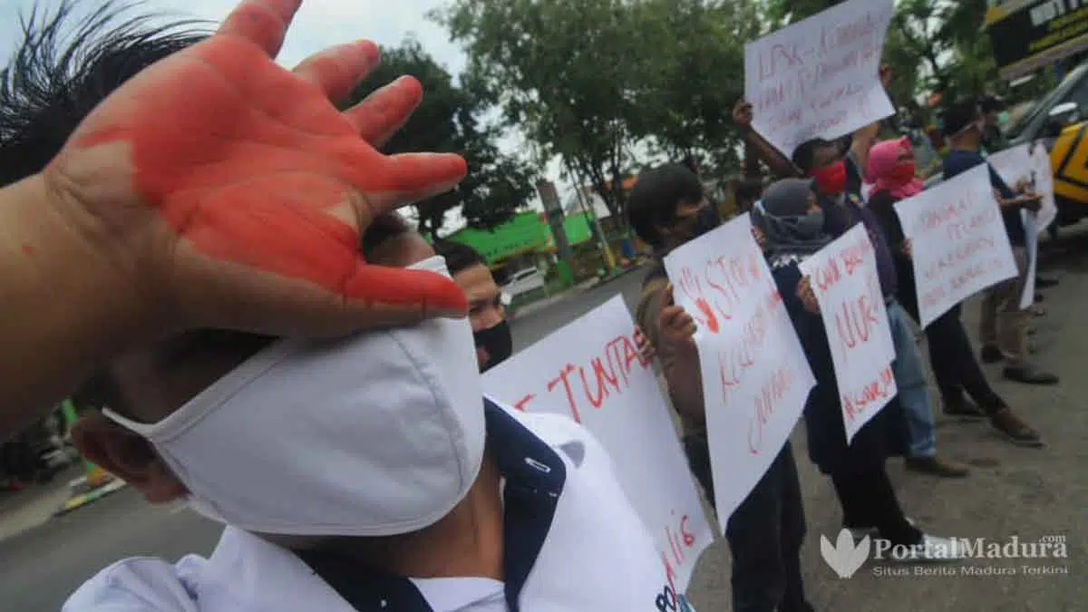 Gelar Aksi Tearikal, Wartawan Pamekasan Kutuk Kekerasan Terhadap Jurnalis