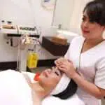 3 Manfaat Facial yang Dilakukan Secara Rutin