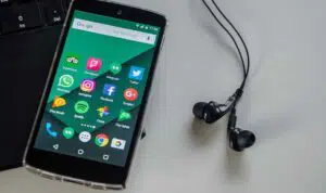 Lindungi Ponsel Android dari Serangan Hacker dengan 4 Cara Ini