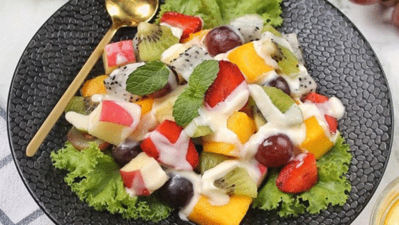 Menu Sehat: Resep Croatian Salad yang Kaya Buah Segar