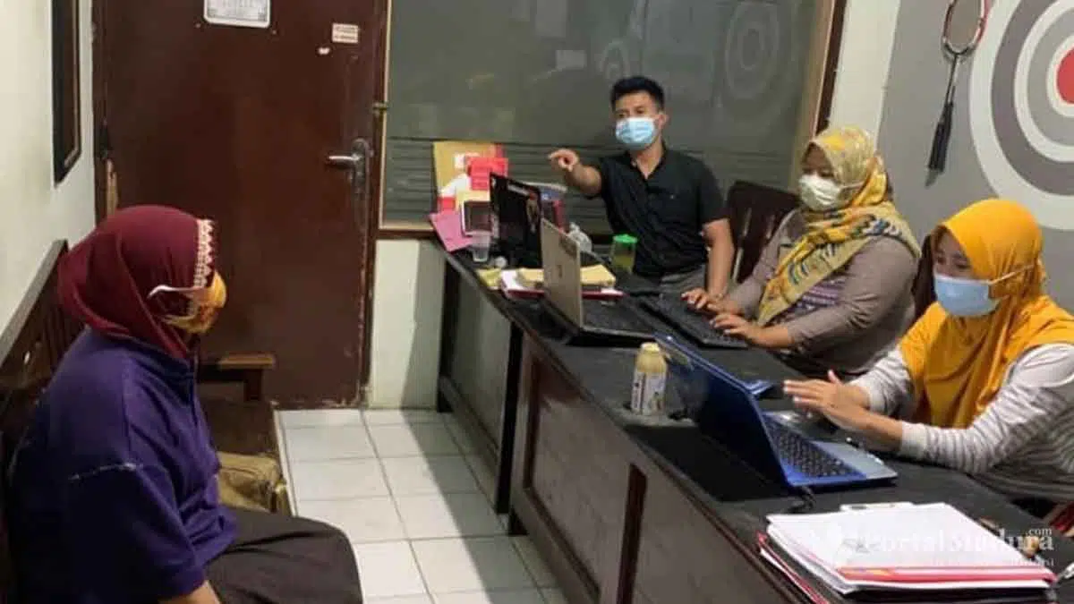 Pasangan Bukan Muhrim Telanjang di Dalam Kamar, Ternyata Ada Yang Menyediakan