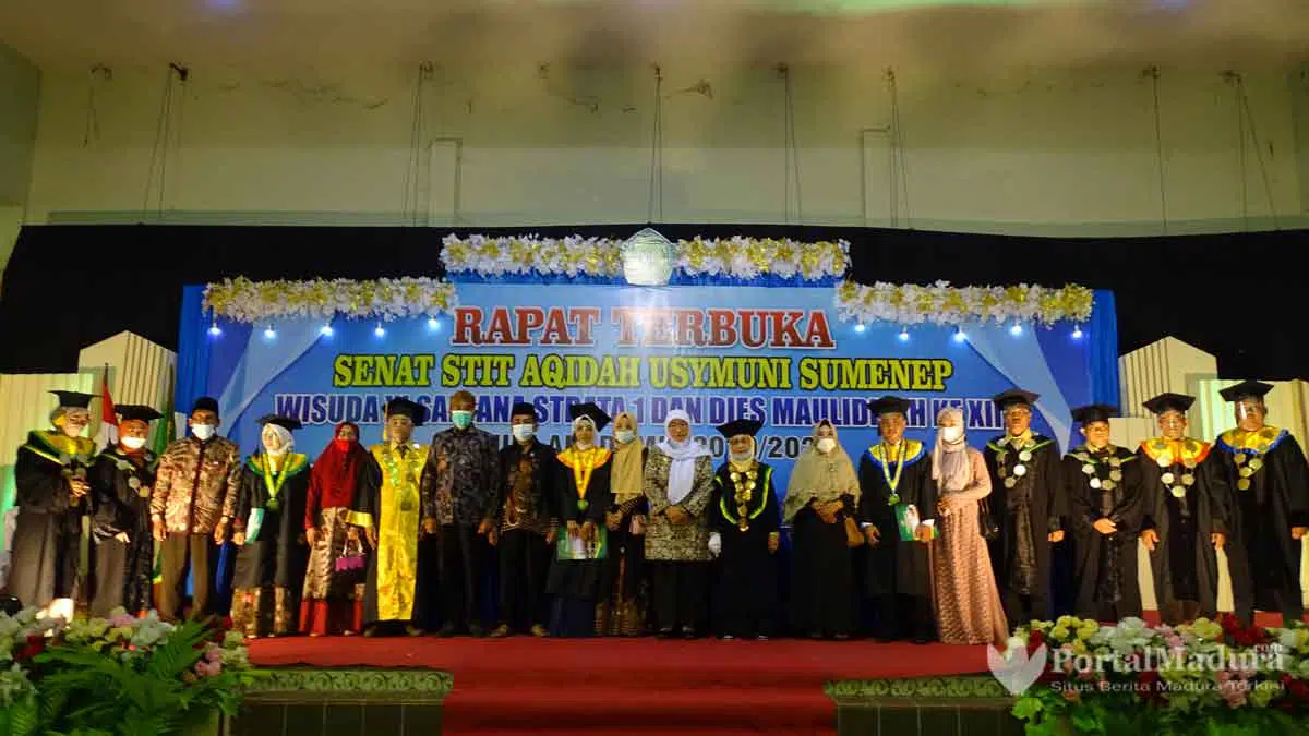 104 Mahasiswa STIT Aqidah Usymuni Diwisuda