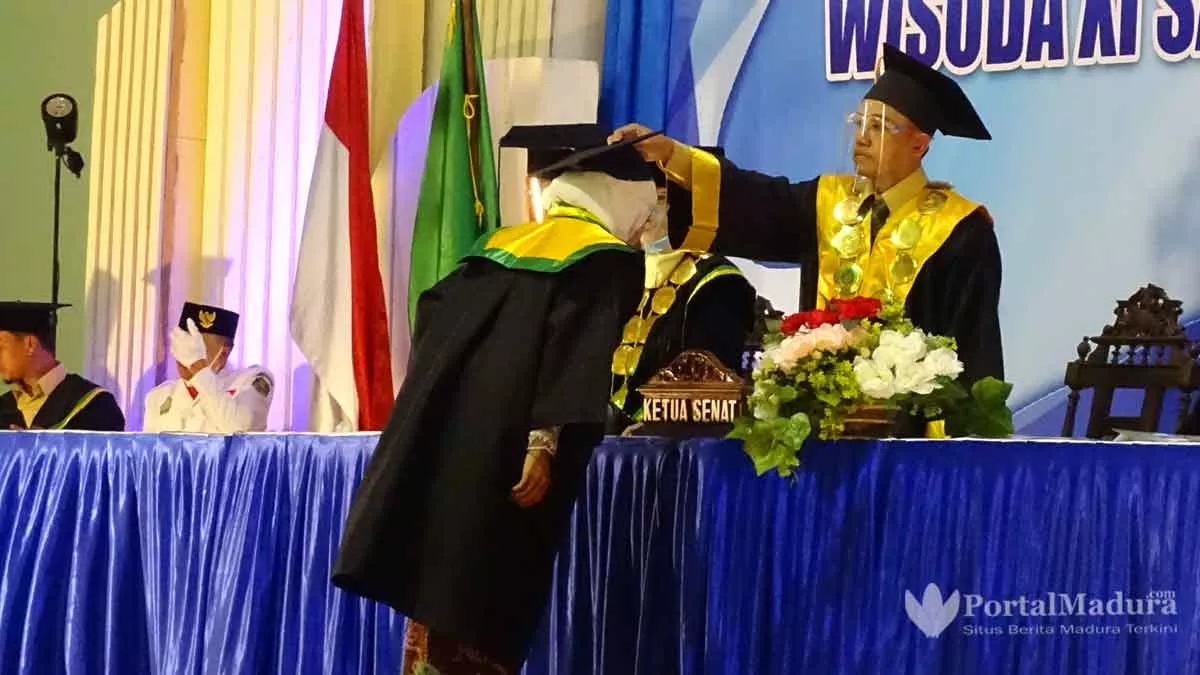 104 Mahasiswa STIT Aqidah Usymuni Diwisuda