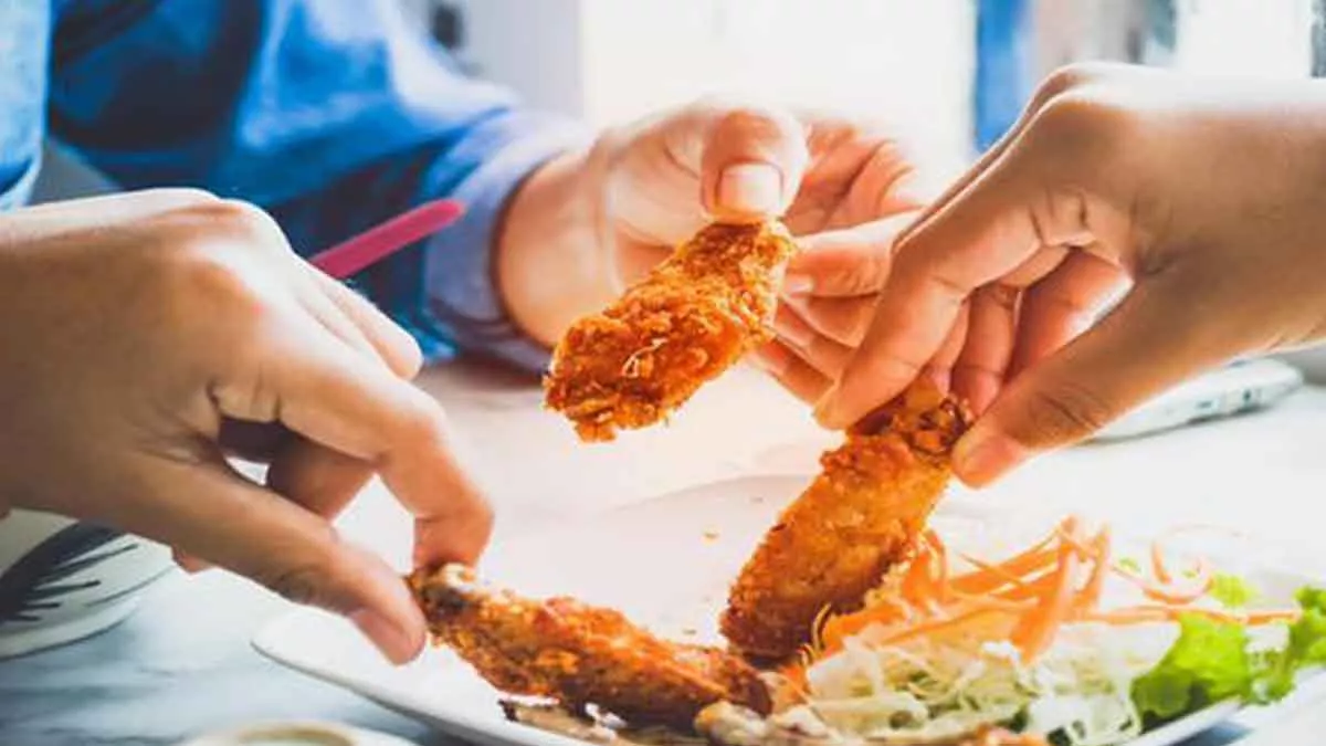 4 Pola Makan yang Perlu dihindari Agar Tubuh Lebih Sehat Selama Ramadan