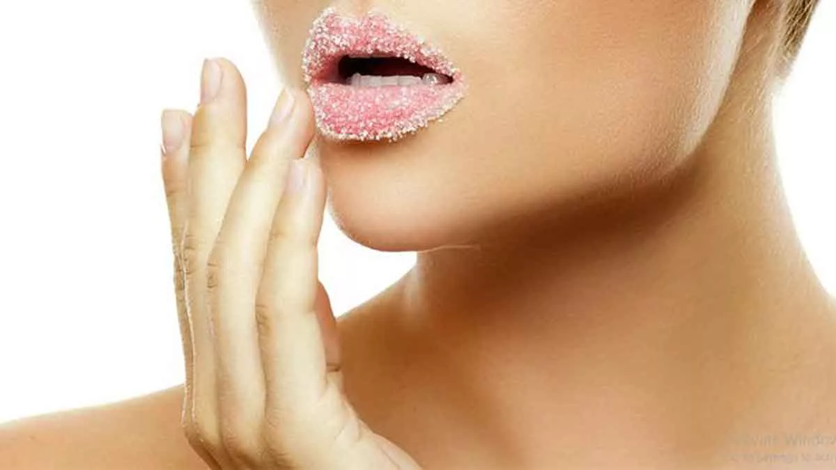 4 Tips Agar Bibir Tetap Sehat Bebas Kering Saat Berpuasa
