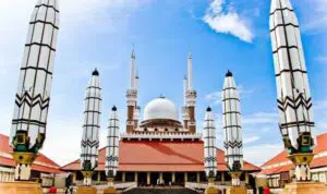 5-Fakta-Menarik-Masjid-Agung-Jawa-Tengah-Sebagai-Wisata-Religi