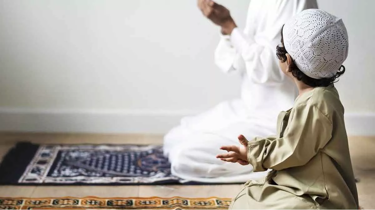 Begini Caranya Ajarkan Anak Agar Senang Mengikuti Salat Tarawih Berjamaah