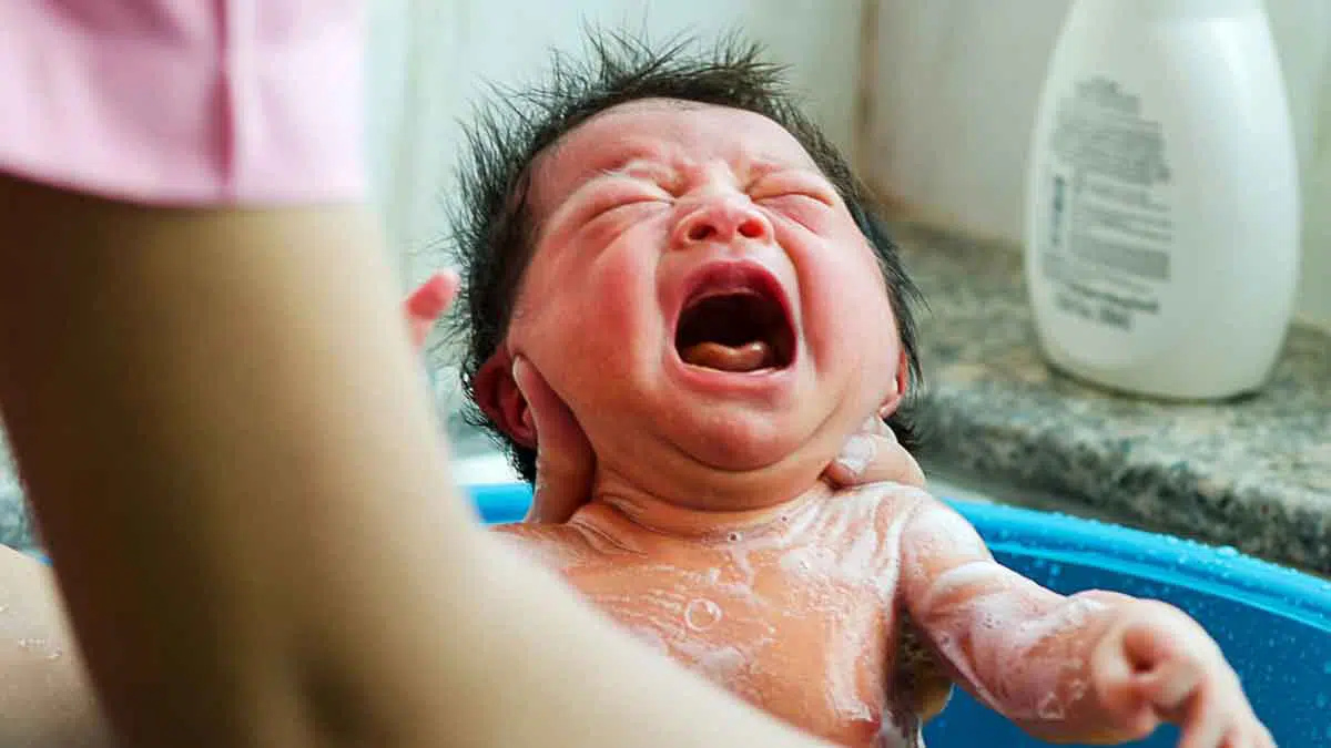 Bunda, Hindari 4 Kesalahan Ketika Memandikan Bayi