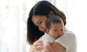 Bunda, Ini Cara Gendong Bayi Yang Baik Dan Benar