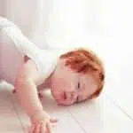 Cara Mudah Cegah Bayi Jatuh Dari Tempat Tidur