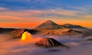 3 Gunung Terindah di Indonesia yang Tidak Boleh Anda Lewatkan