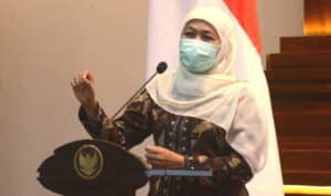 Lantik Pengurus Jatim, Khofifah Optimis AMSI Bangun Literasi Digital