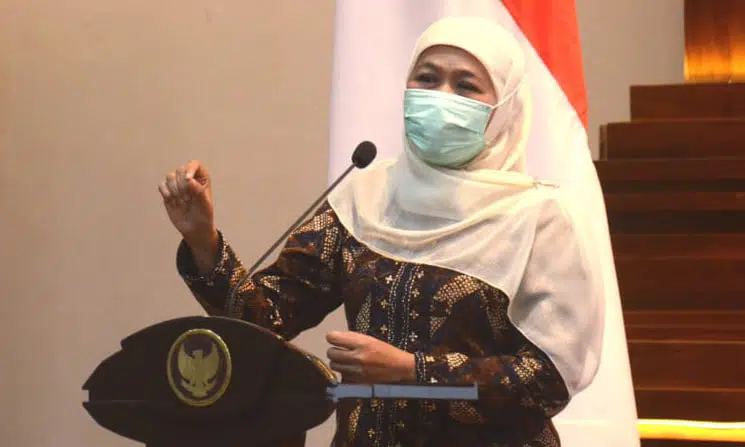 Lantik Pengurus Jatim, Khofifah Optimis AMSI Bangun Literasi Digital