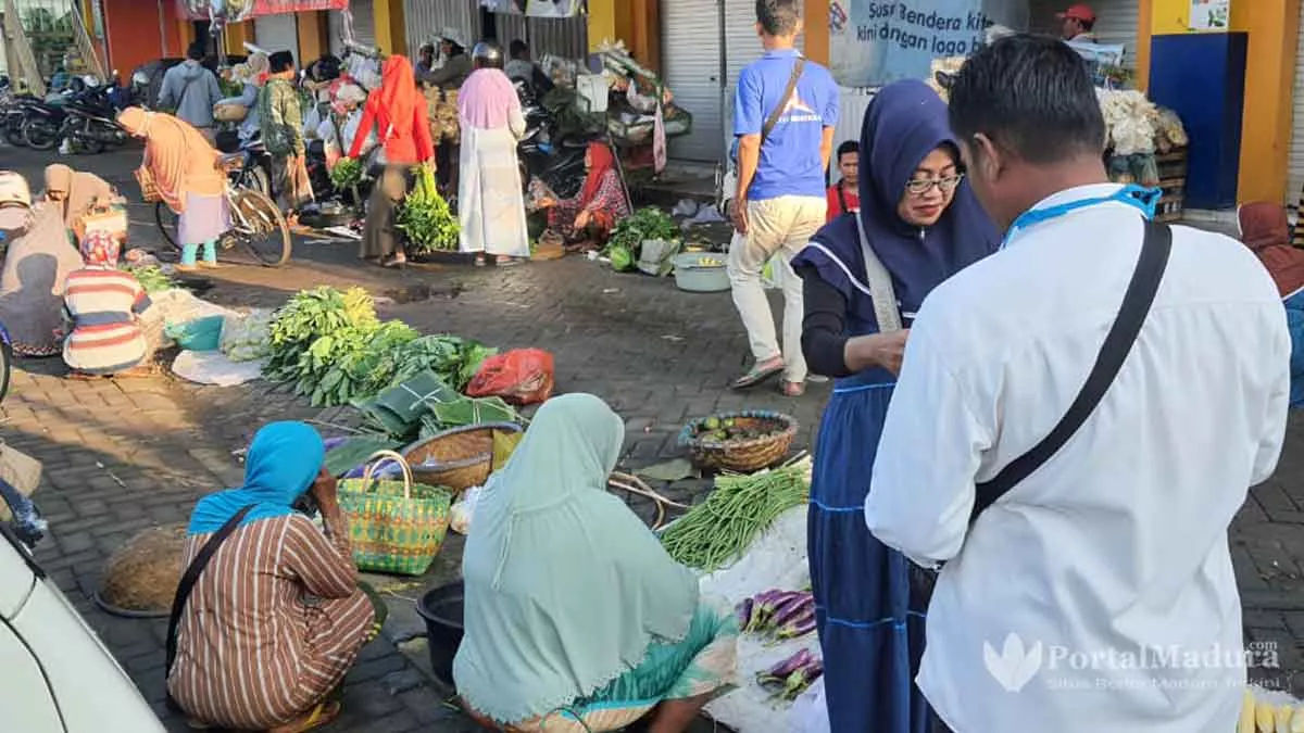 Jelang Hari Pertama Ramadan, Warga Sumenep ‘Serbu’ Pasar Tradisional