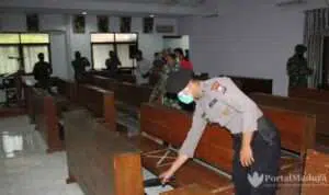 Jumat-Agung,-Polisi-Jaga-Ketat-Tempat-Ibadah-Umat-Kristiani-di-Sampang