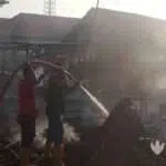 Kebakaran Toko Kelapa dan Warung Kopi di Pasar Torjun Sampang
