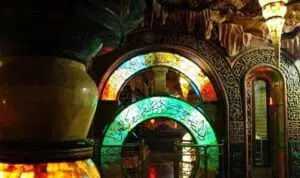Keindahan-Masjid-Aschabul-Kahfi-yang-Tersembunyi-di-Perut-Bumi
