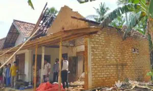 Rumah-Adruki-Tamedung-Terbakar
