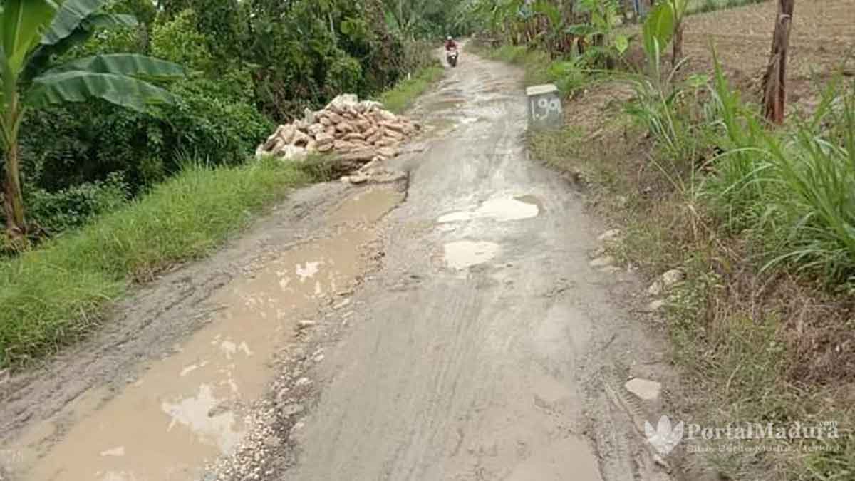 Lelang, Mega Proyek Betonisasi Jalan Dua Desa di Sampang Tembus Rp 10 Miliar