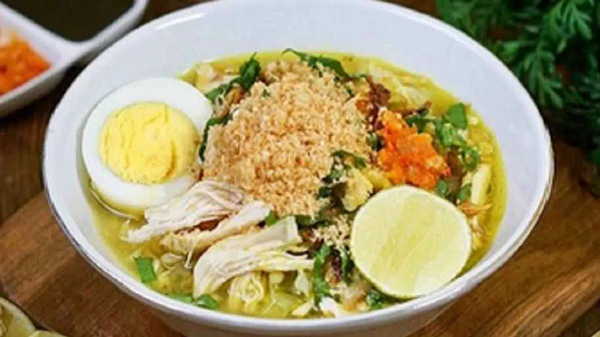 Menu Buka Puasa: Resep Soto Lamongan yang Gurih dan Segar