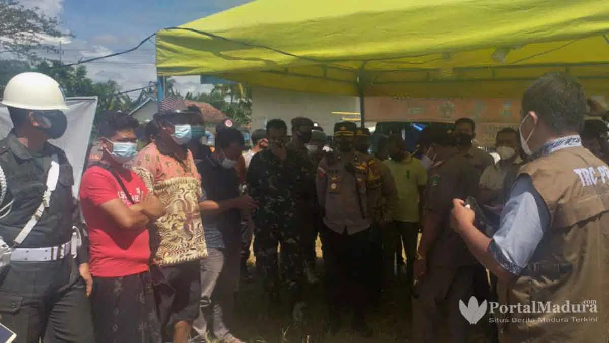 Tak Berizin, Tim Gabungan Tutup Paksa Pasar Malam Banaresep Timur