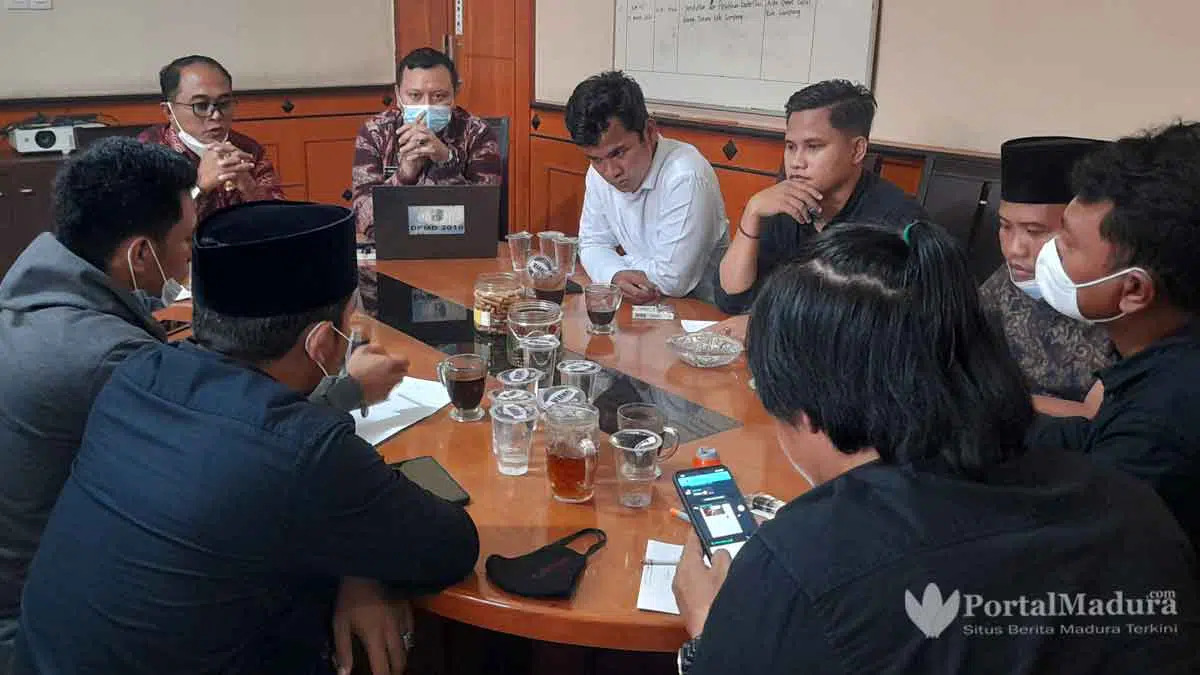 Santer Isu Pilkades Ditunda, Pemkab Sampang Kaji Perbup