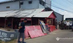 Jadi Tempat Jaringan Prostitusi, Warung Cat Merah di Babbalan Dibongkar Paksa