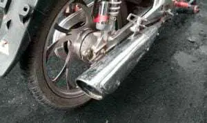 Ini 5 Penyebab Knalpot Motor Meledak-ledak