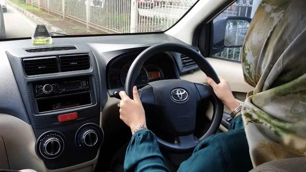 Setir Mobil Terasa Oblak? Bisa Jadi Ini 5 Sebabnya