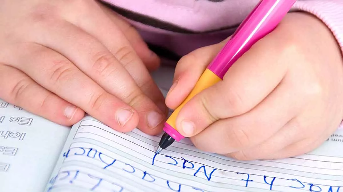 4 Cara Sederhana Mengajarkan Anak Menulis - Portalmadura.com 4 Cara Sederhana Mengajarkan Anak Menulis