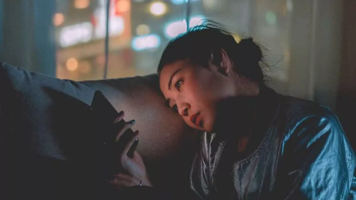 5 Tanda Awal Anda Jadi Korban Ghosting - Portalmadura.com 5-Tanda-Awal-Anda-jadi-Korban-ghosting