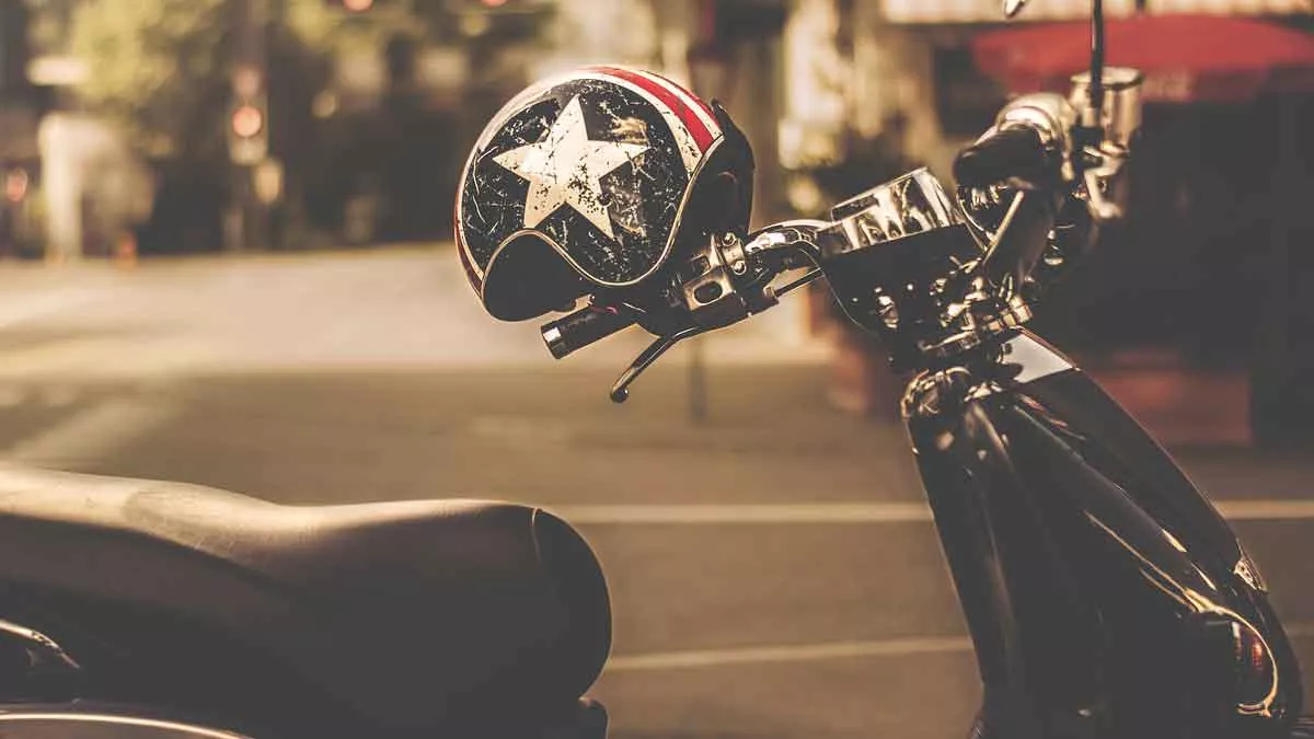 Ingat! Ini 5 Hal yang Pantang Anda Lakukan pada Helm Motor