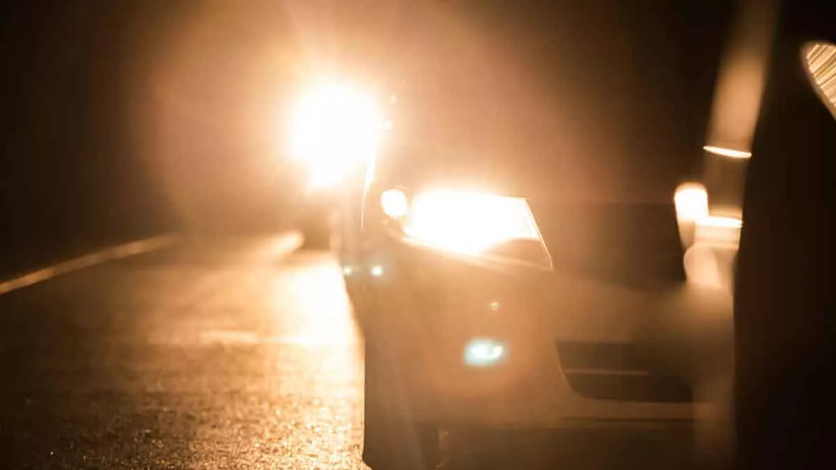 Jangan Gunakan Lampu Jauh Sembarangan, Bahaya!