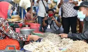 Jelang-Idul-Fitri,-Pasokan-dan-Harga-Sembako-Stabil-di-Sumenep