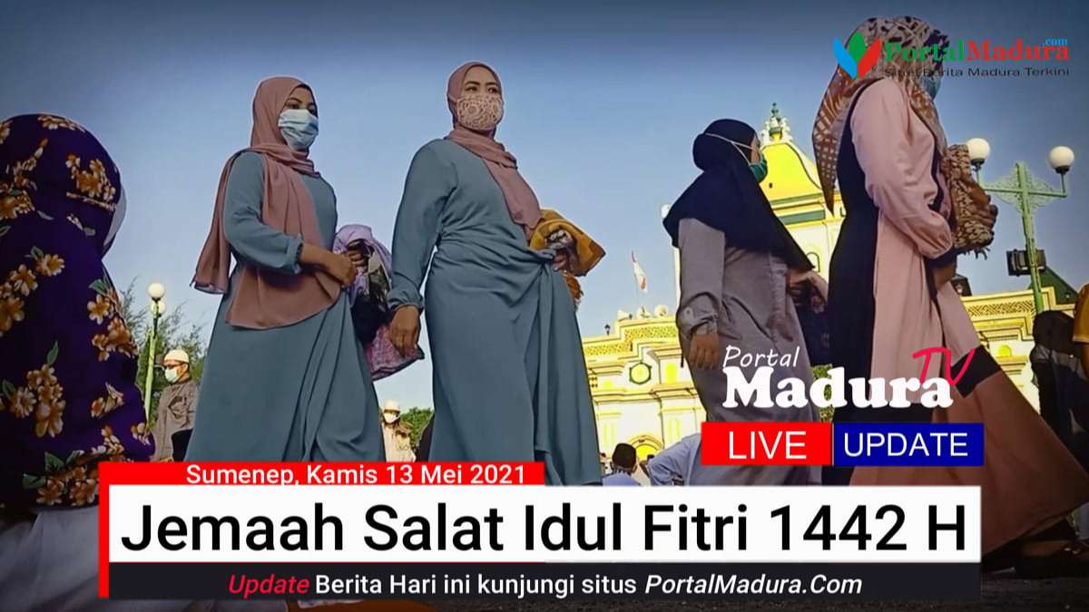 Jemaah Salat Idul Fitri di Masjid Jamik Sumenep Meluber Hingga Taman Bunga