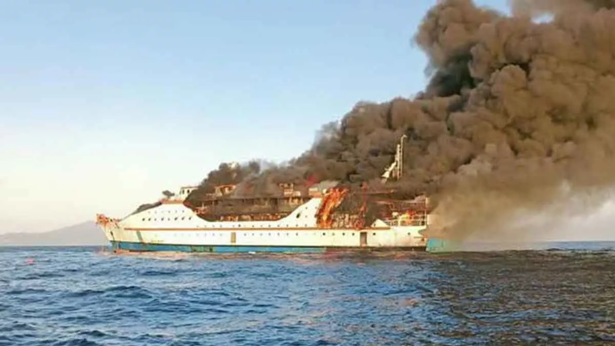 Kapal Berisi 181 Penumpang Terbakar di Maluku
