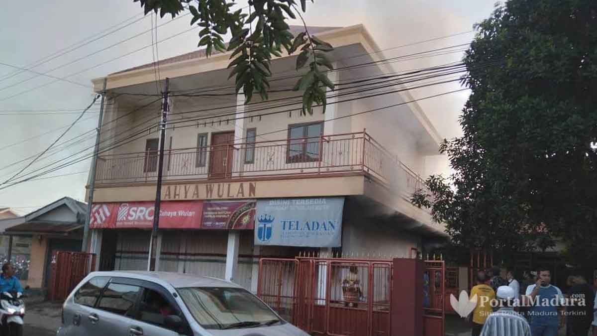 Kebakaran Landa Ruko Cahaya Wulan di Samping Pasar Socah Bangkalan