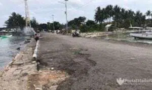 Jalan Pelabuhan Masalembu Kondisinya Rusak Parah