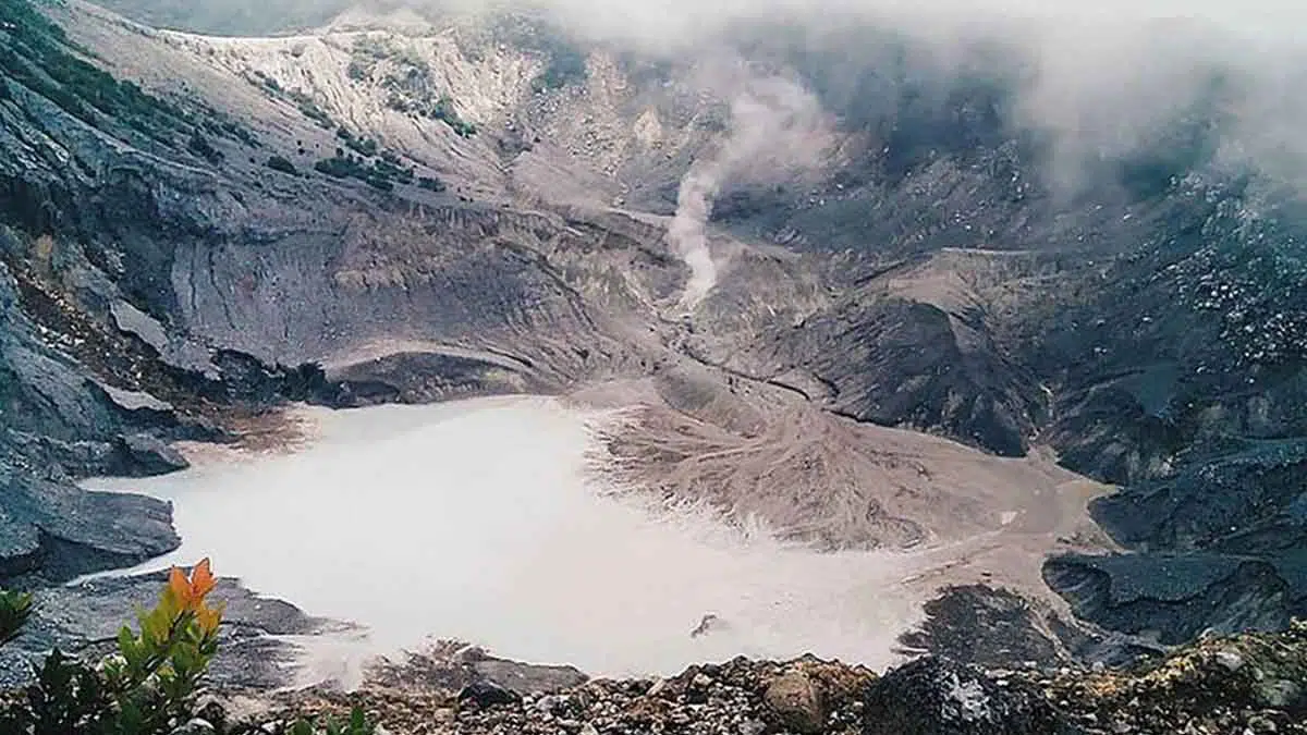Menarik,-Inilah-4-Fakta-Gunung-Tangkuban-Perahu