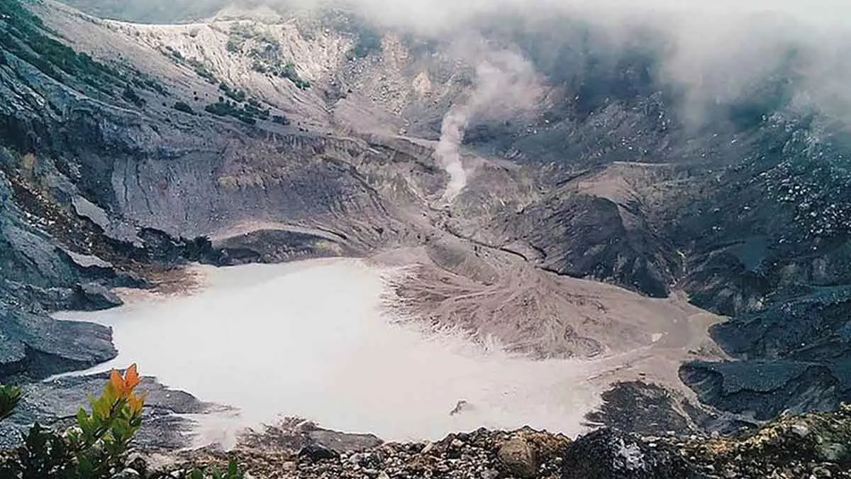 Menarik, Inilah 4 Fakta Gunung Tangkuban Perahu