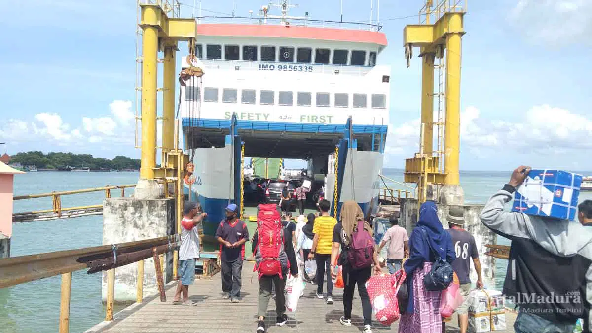 Pelabuhan Kalianget di Padati Penumpang Rute Kangean Sumenep