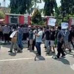 Pilkades Menghangat, Warga Payudan Daleman Demo Kantor DPMD Sumenep