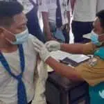 Satpam dan Pegawai Toko Modern Disuntik Vaksin Covid-19