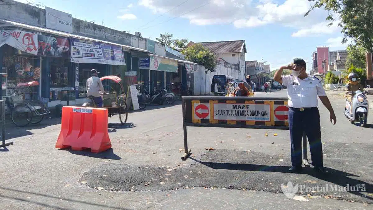 Sering Macet, Roda 4 Jangan Melewati Dua Jalan Utama Sumenep
